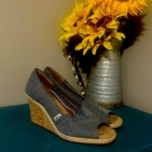 Toms open toe wedges